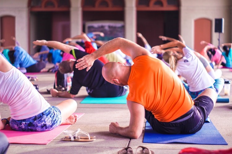 Yoga w/JOJO